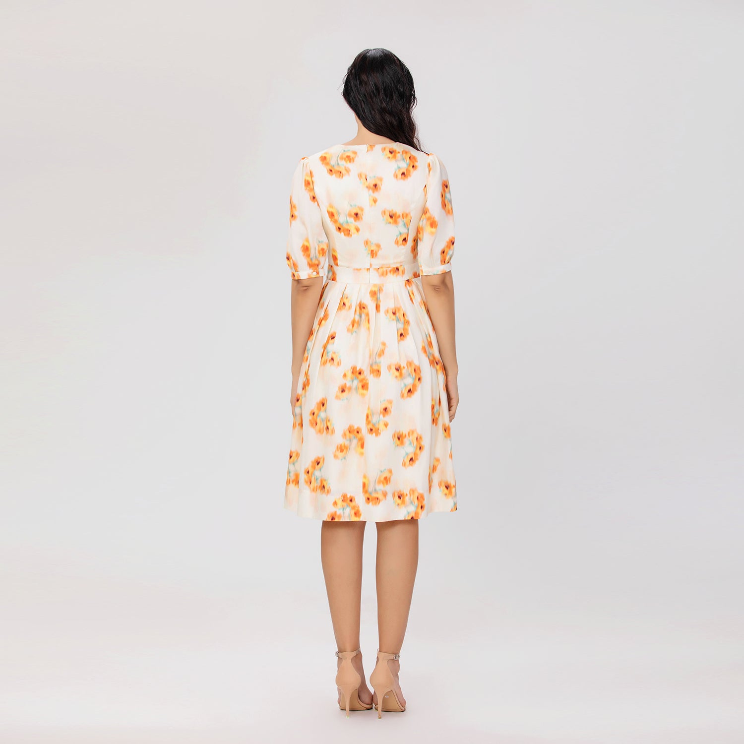 Robe midi à imprimé coloré et manches courtes