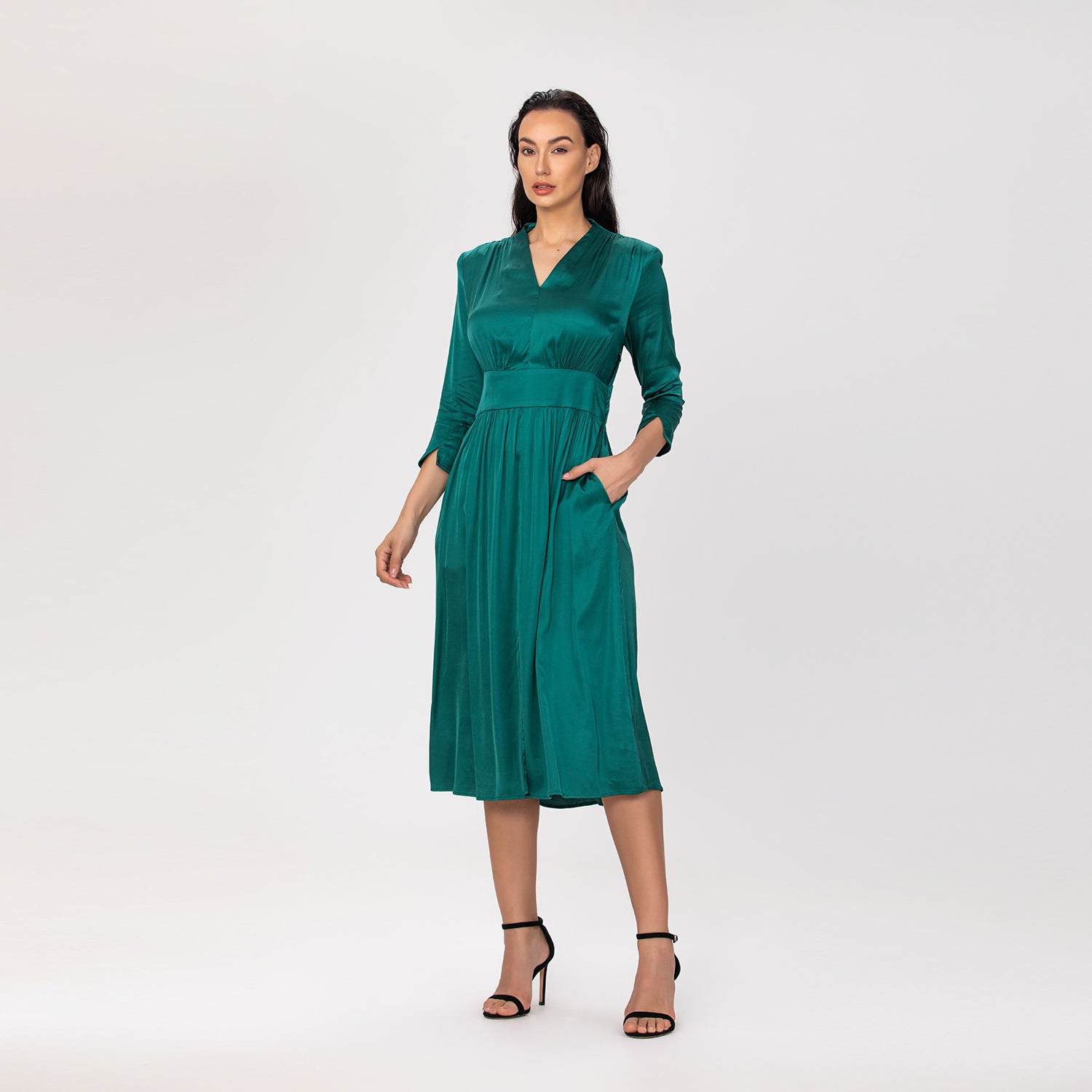 Robe ajustée et évasée en satin