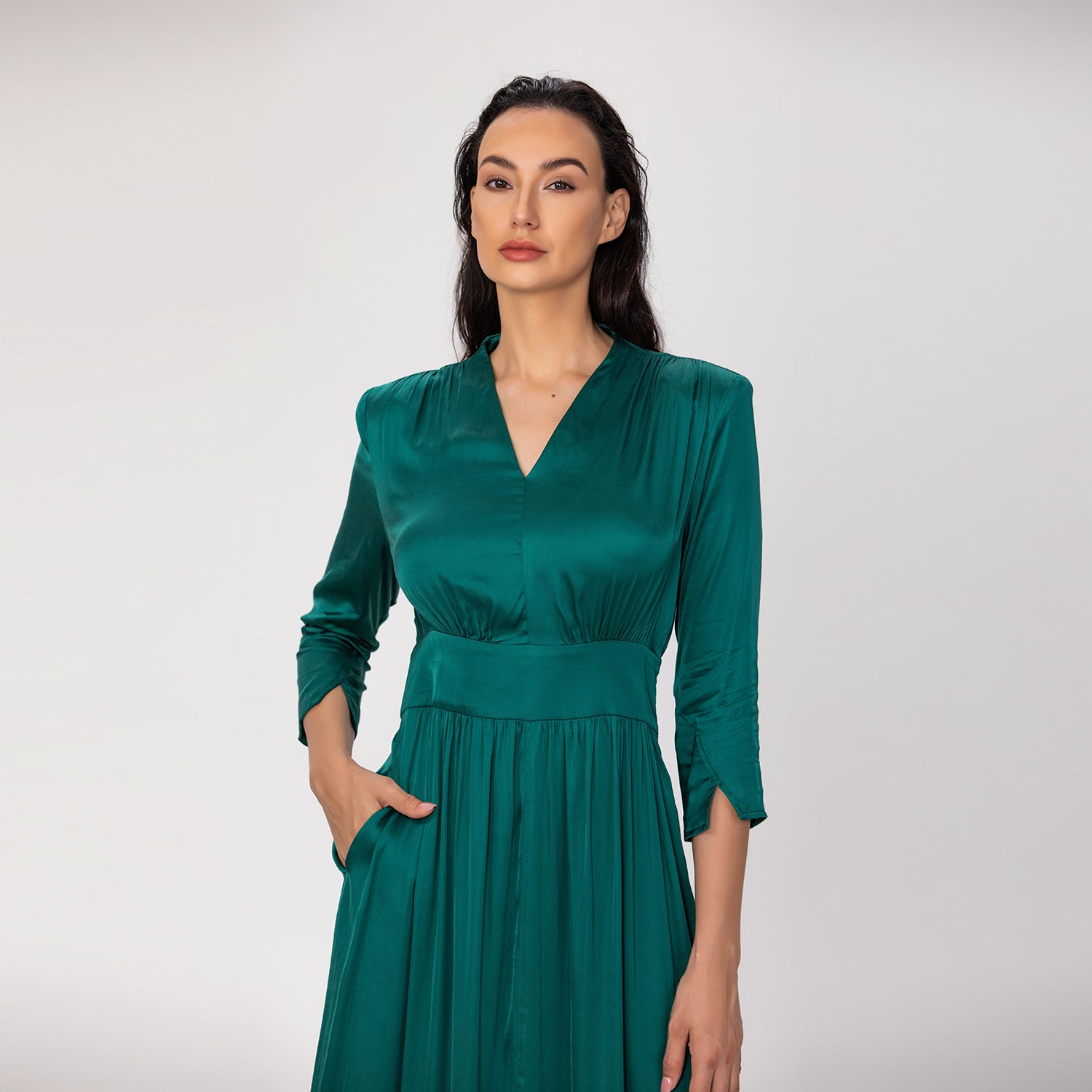 Robe ajustée et évasée en satin