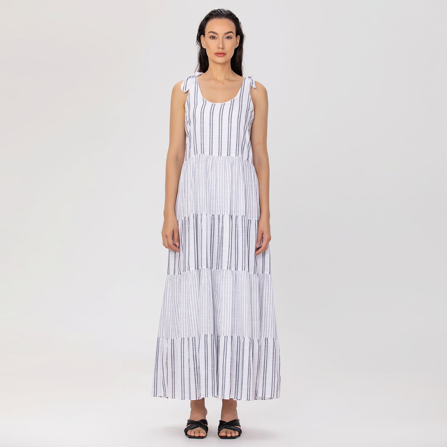 Robe à jeu de rayures et panneaux nivelés