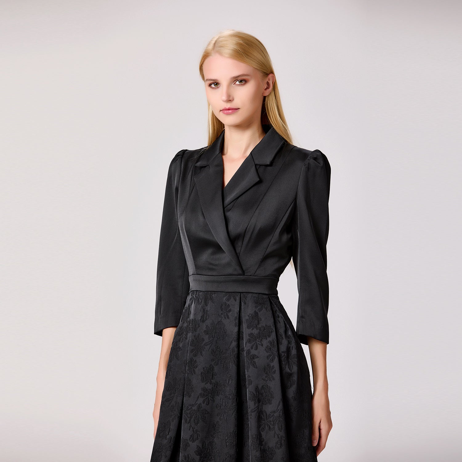 Robe patineuse en brocart bi-matière