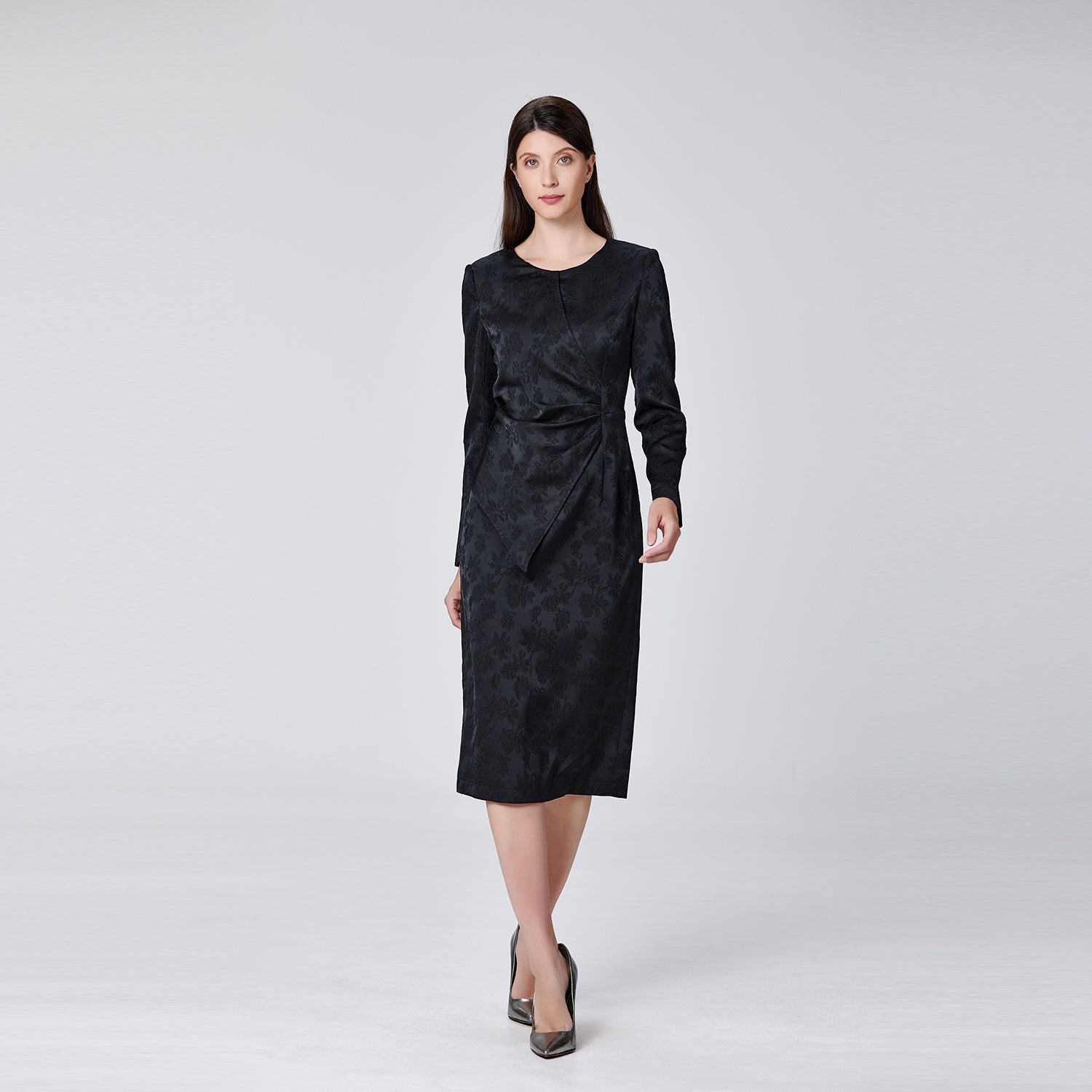 Robe asymétrique ajustée en brocart