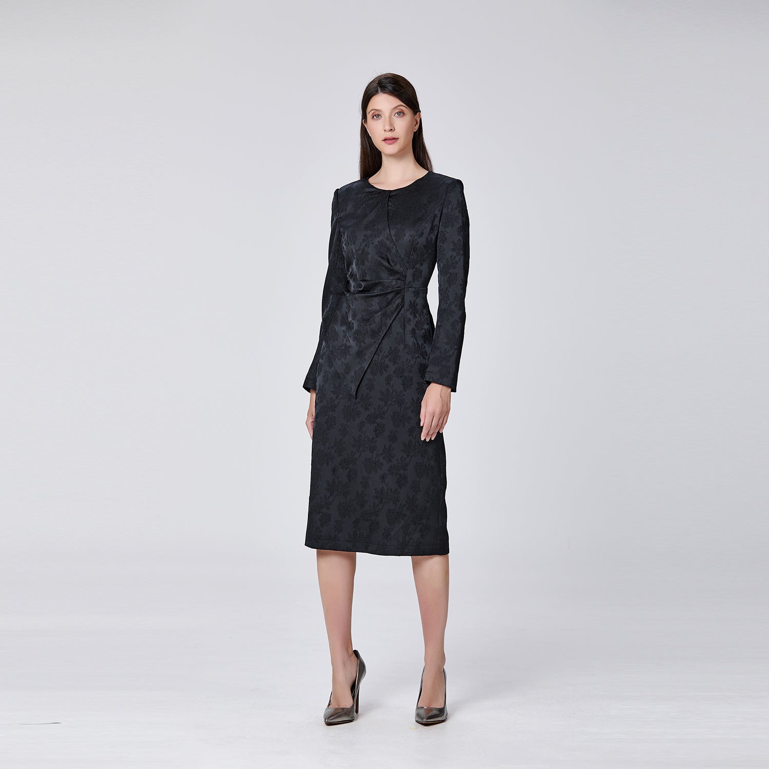 Robe asymétrique ajustée en brocart
