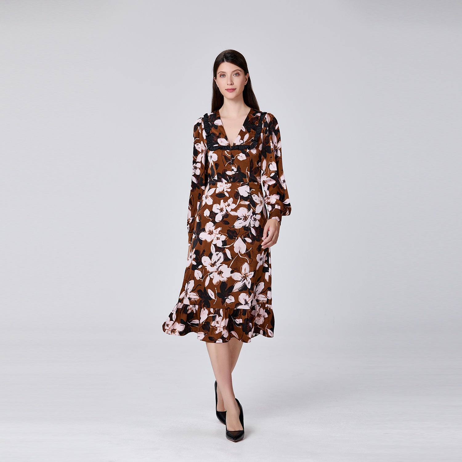 Robe à imprimé macro fleuri avec col volanté