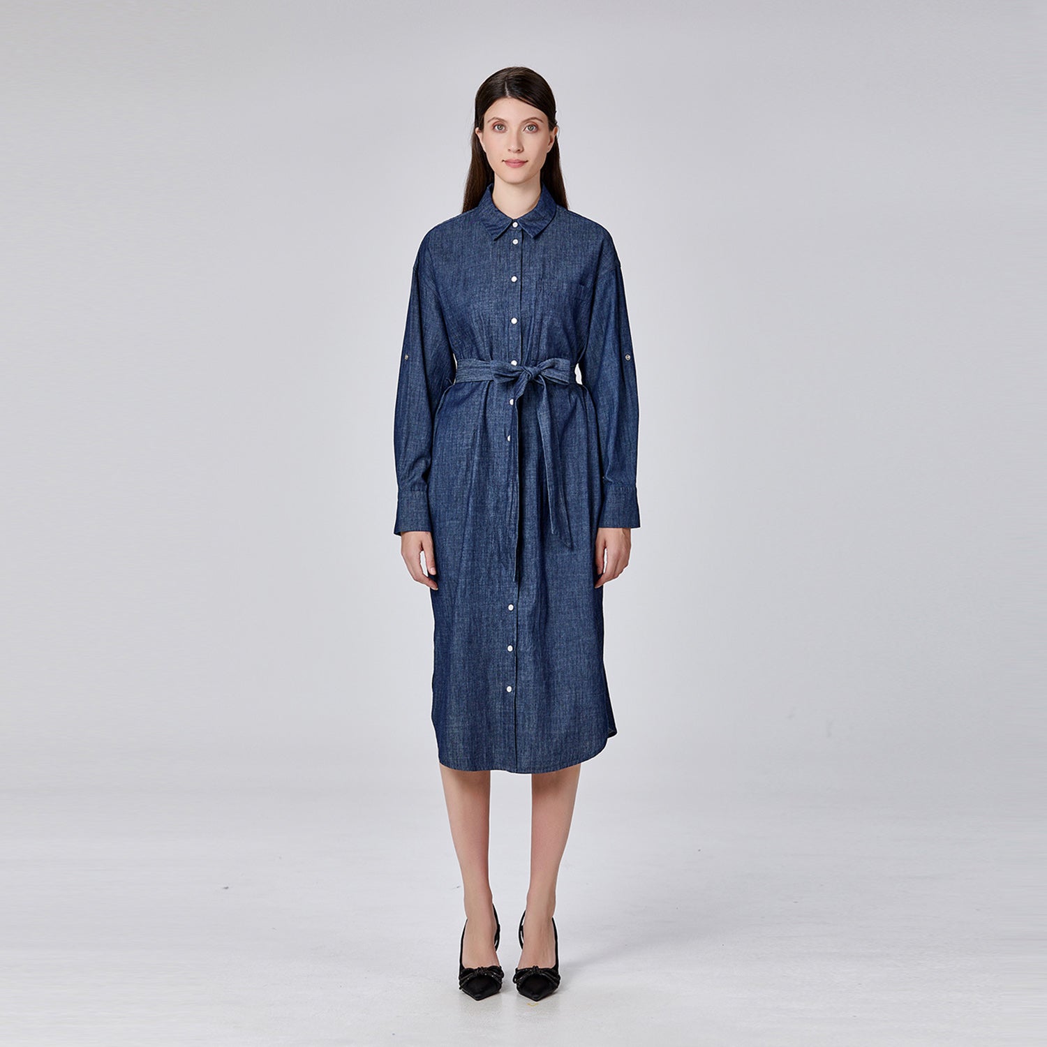 Robe chemise en denim  souple ceinturée