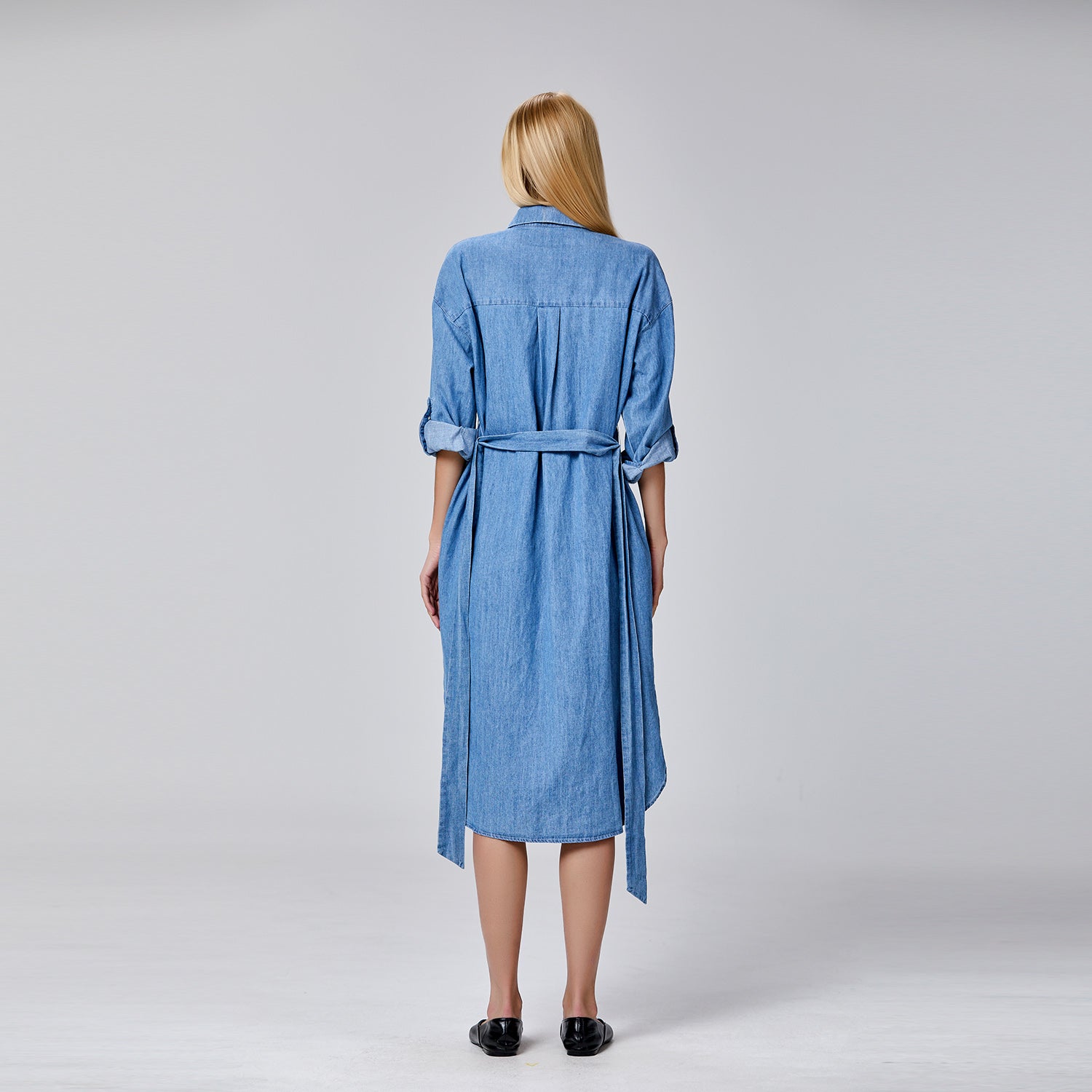 Robe chemise en denim  souple ceinturée