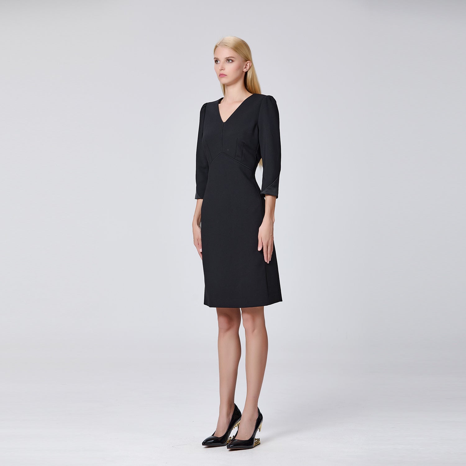 Robe ajustée à décolleté en V