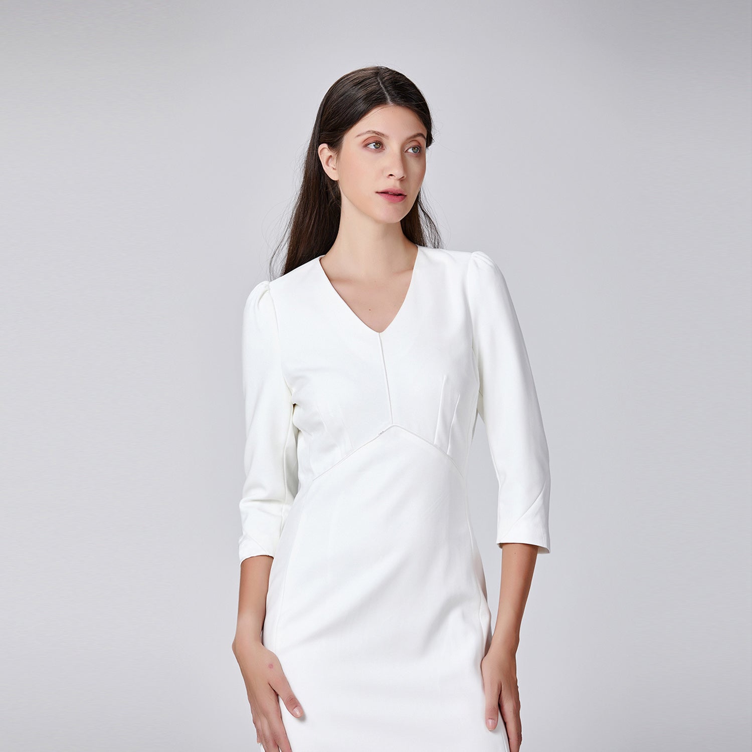 Robe ajustée à décolleté en V
