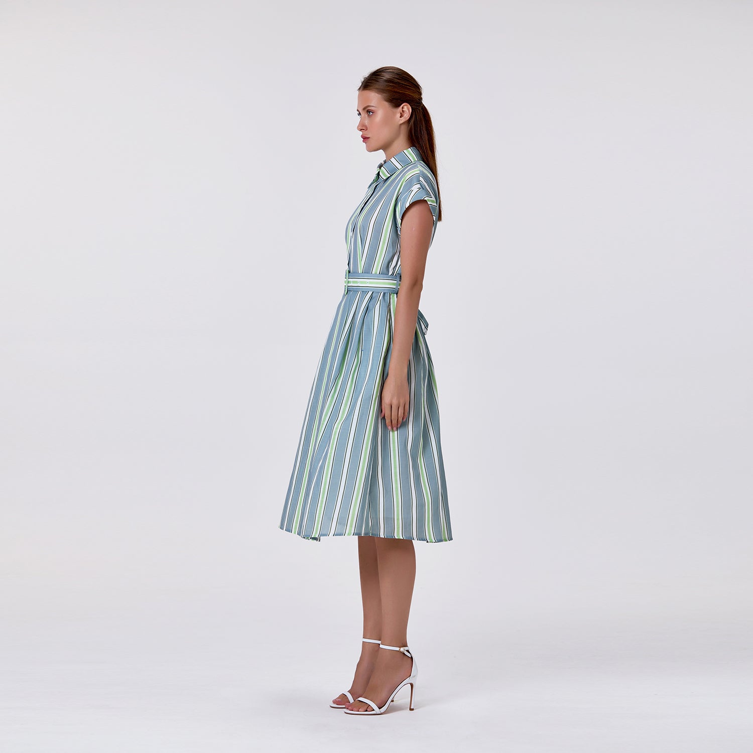 Robe chemise rayée avec ceinture