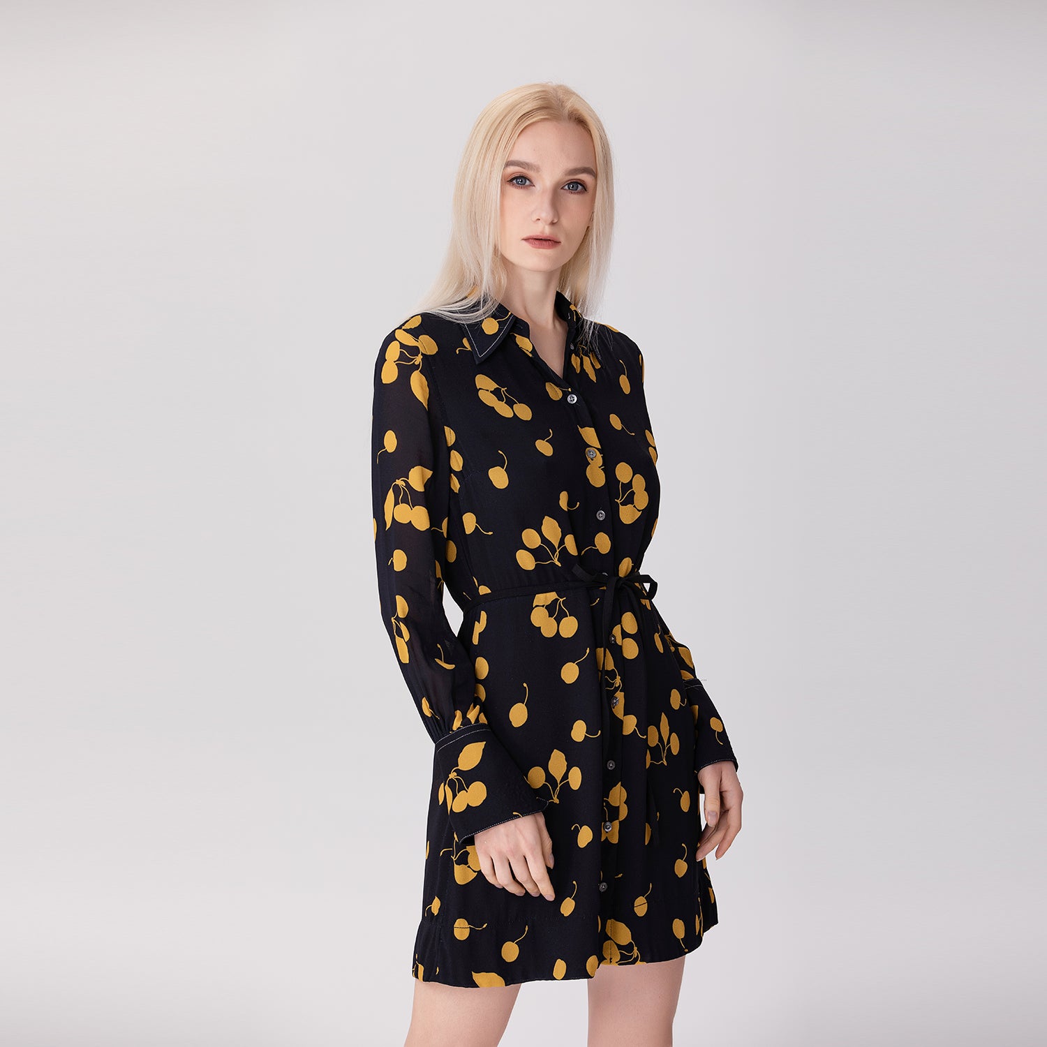 Robe chemise à imprimé naïf monochrome