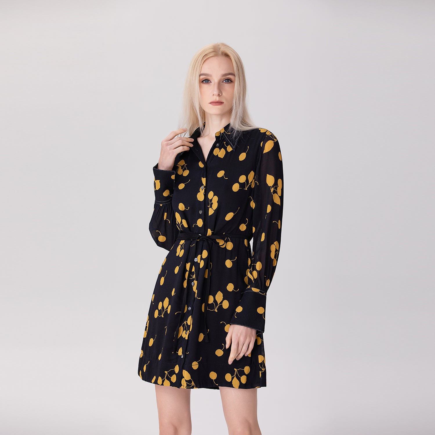 Robe chemise à imprimé naïf monochrome