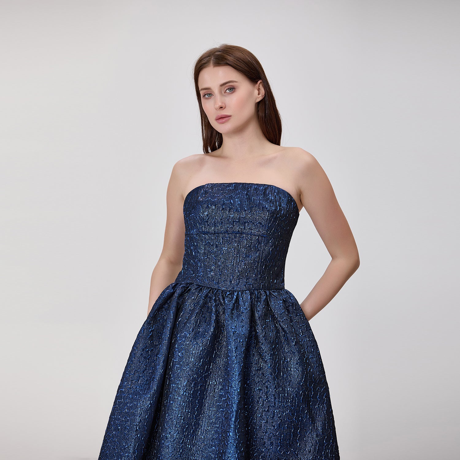 Robe bustier évasée en jacquard métallisé