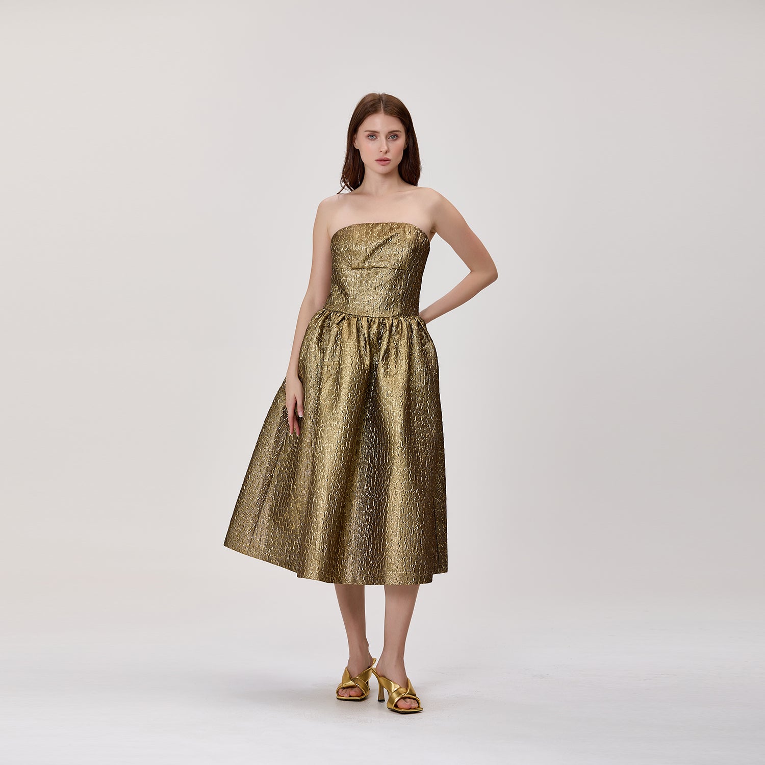 Robe bustier évasée en jacquard métallisé