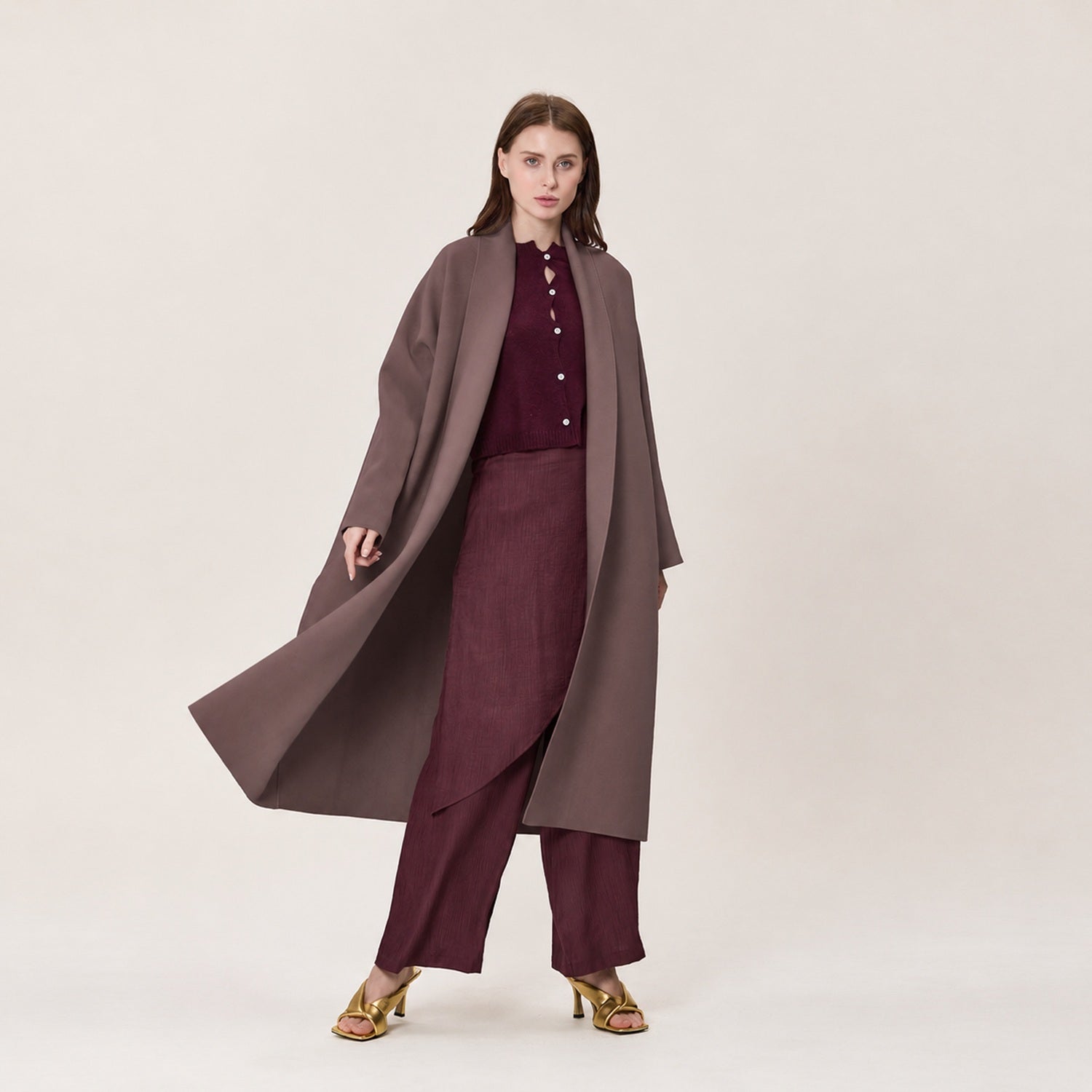 Manteau long ouvert à coupe droite